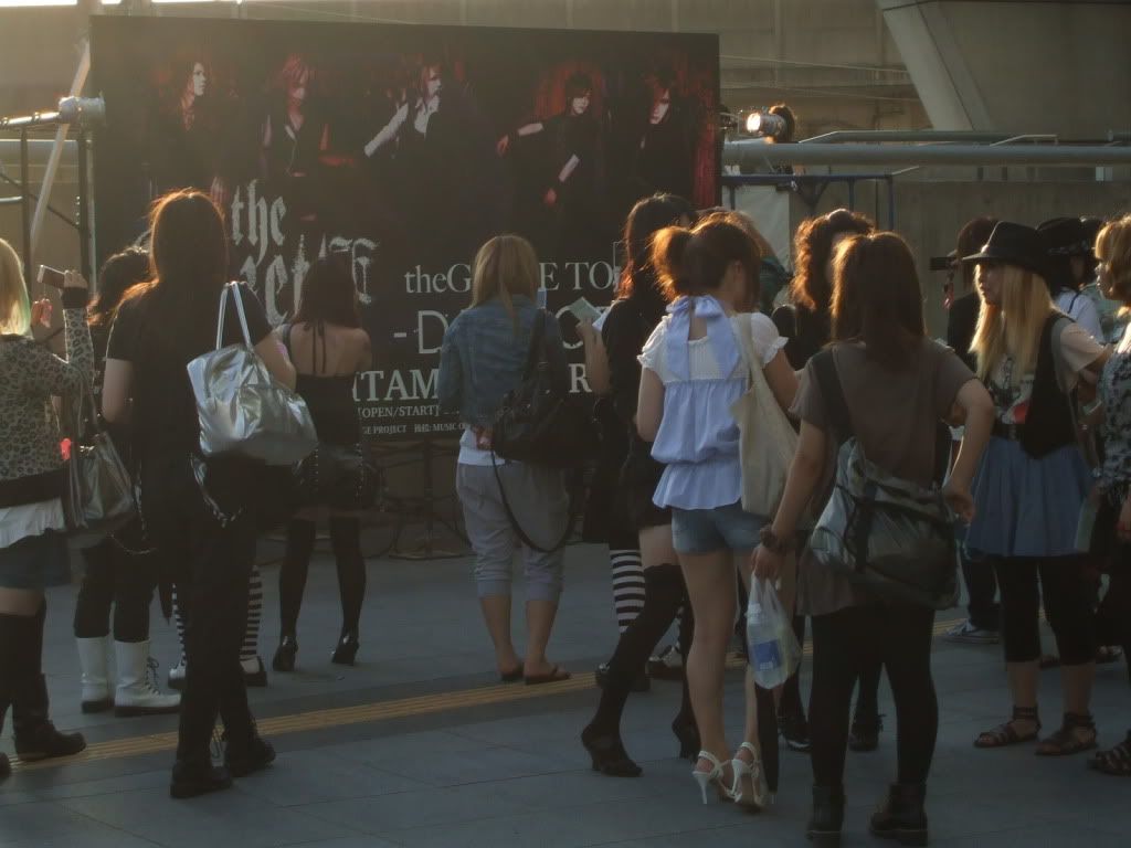 2009_0908JAPANtrip0012.jpg the GazettE picture by icevio