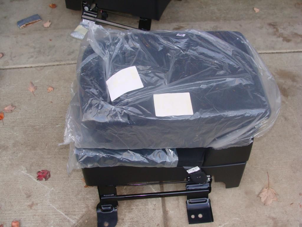 Center folding jump seats NEW Ebony Chevy Truck Forum | GMC Truck Center folding jump seats NEW Ebony Chevy Truck Forum | GMC Truck