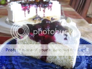 butter cake with blueberry sauce-2