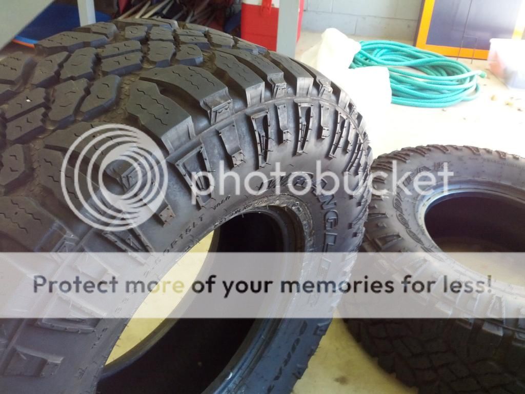 TN: 33x12.5x15 Wrangler Duratracs - SOLD | Bronco Forum - Full Size ...