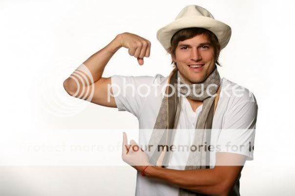 http://i681.photobucket.com/albums/vv173/Lettone/Ashton%20Kutcher/AshtonKutcher2.jpg